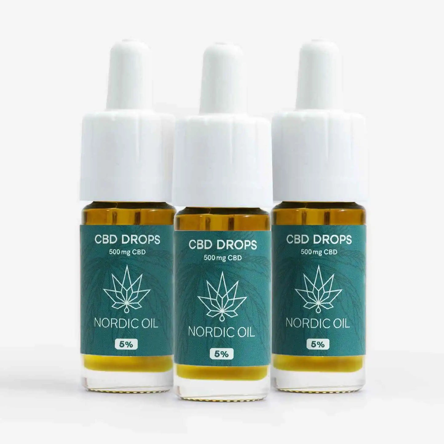 drie van de CBD oliën staan naast elkaar